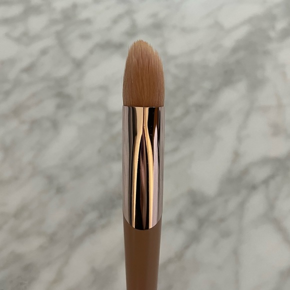 Fenty Beauty Foundation Brush #110 - Picture 3 of 4